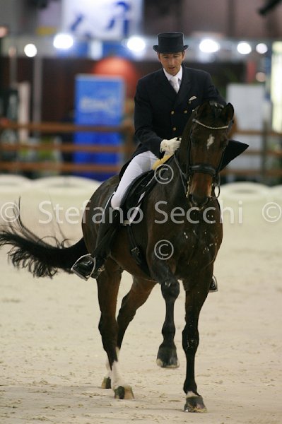 LAUGKS_MEGGLE\'S WELTTALL_MILANO_2011_SS2_2437.jpg